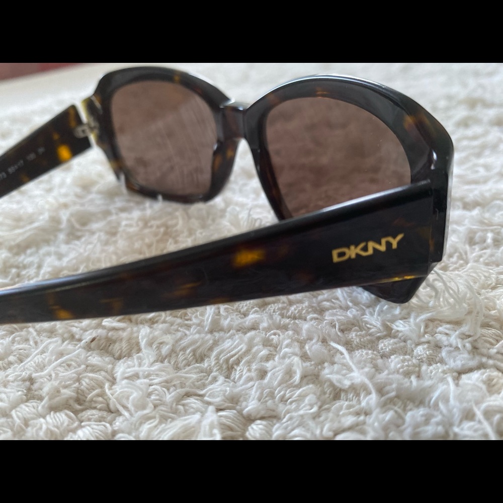 DKNY SunGlass